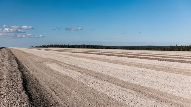 Уплотнённое дорожное основание из щебёночно-песчаной смеси